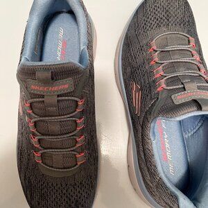 Womens Skechers memory foam Sneakers